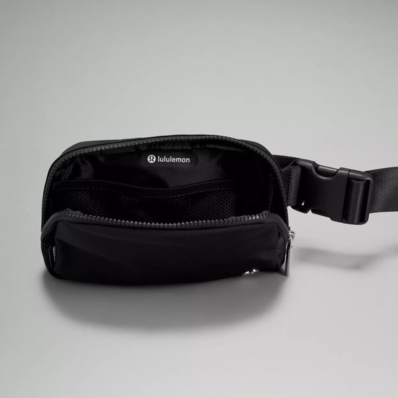 NWT Lululemon Everywhere Belt Bag - Picture 7 of 11